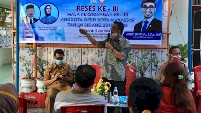 Anggota DPRD Kota Makassar Mario David reses di Berua, Biringkanaya. (ist)