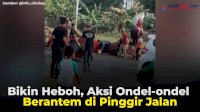 VIDEO: Bikin Heboh, Aksi Ondel-ondel Berantem di Pinggir Jalan