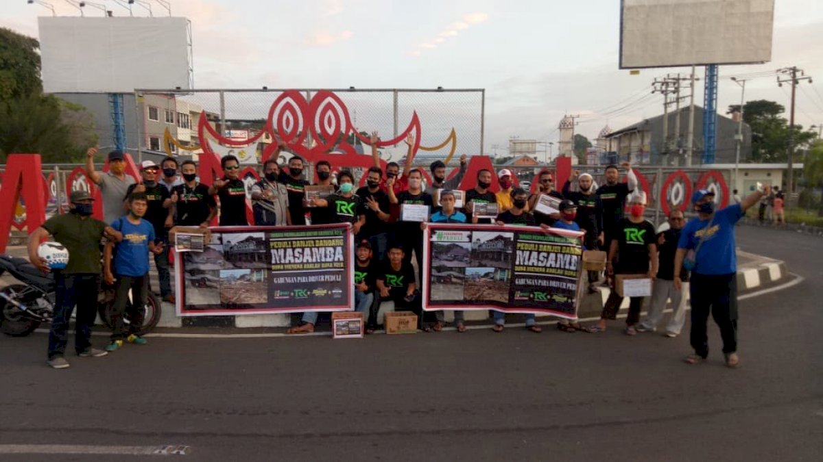Empat Komunitas Ojol Galang Dana untuk Masamba
