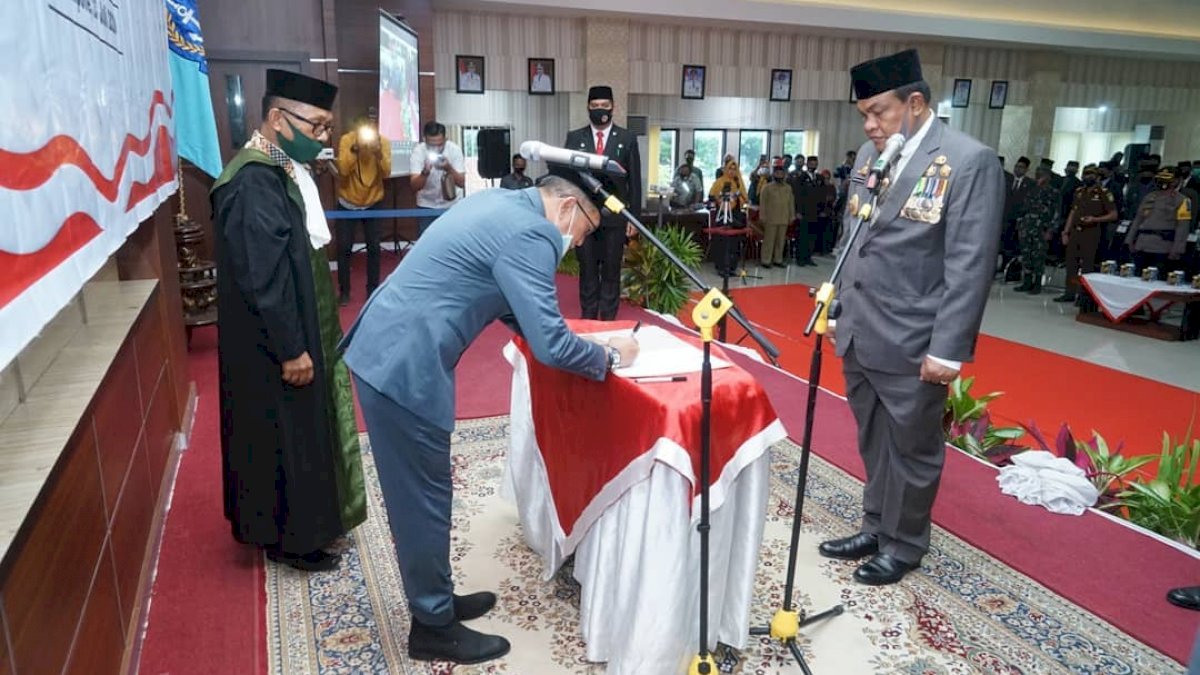 Fahsar Lantik Sekkab Bone Defenitif Hasil Lelang Jabatan