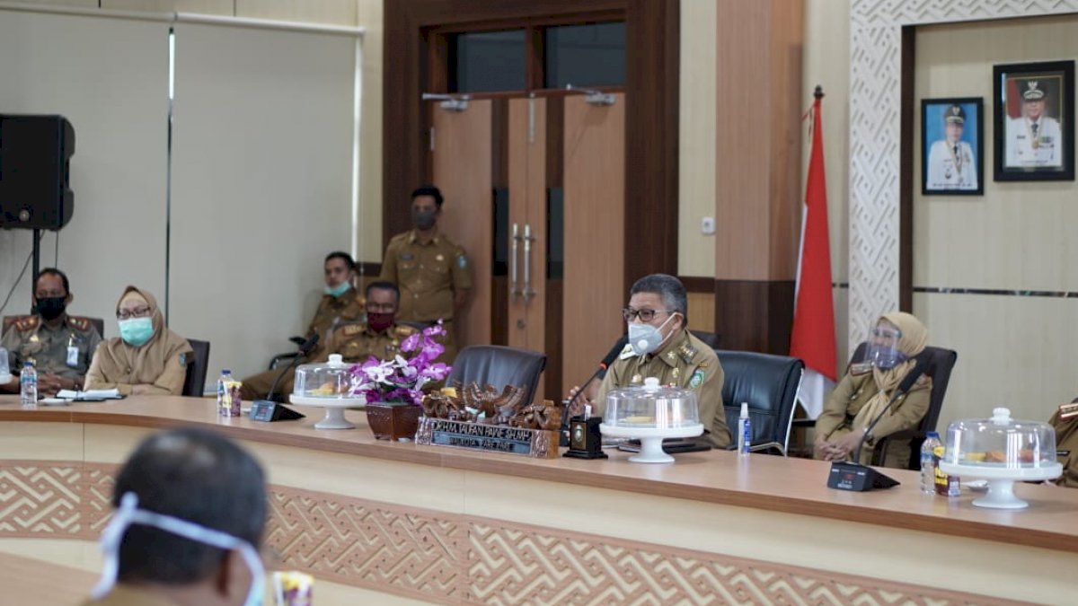 Vidcon Bareng Ketua RT/RW, Taufan Pawe Ingatkan Tugas Sebagai Duta Covid-19