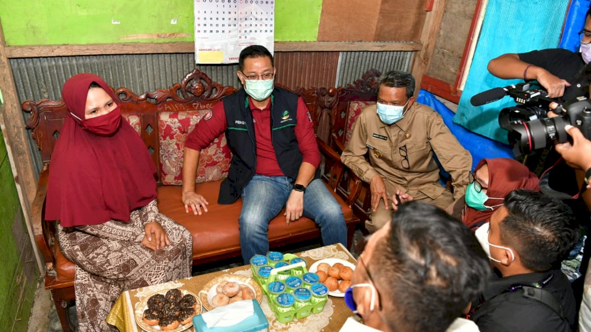 NA dan Judas Dampingi Mensos Tinjau Rumah Warga Penerima Bansos di Palopo