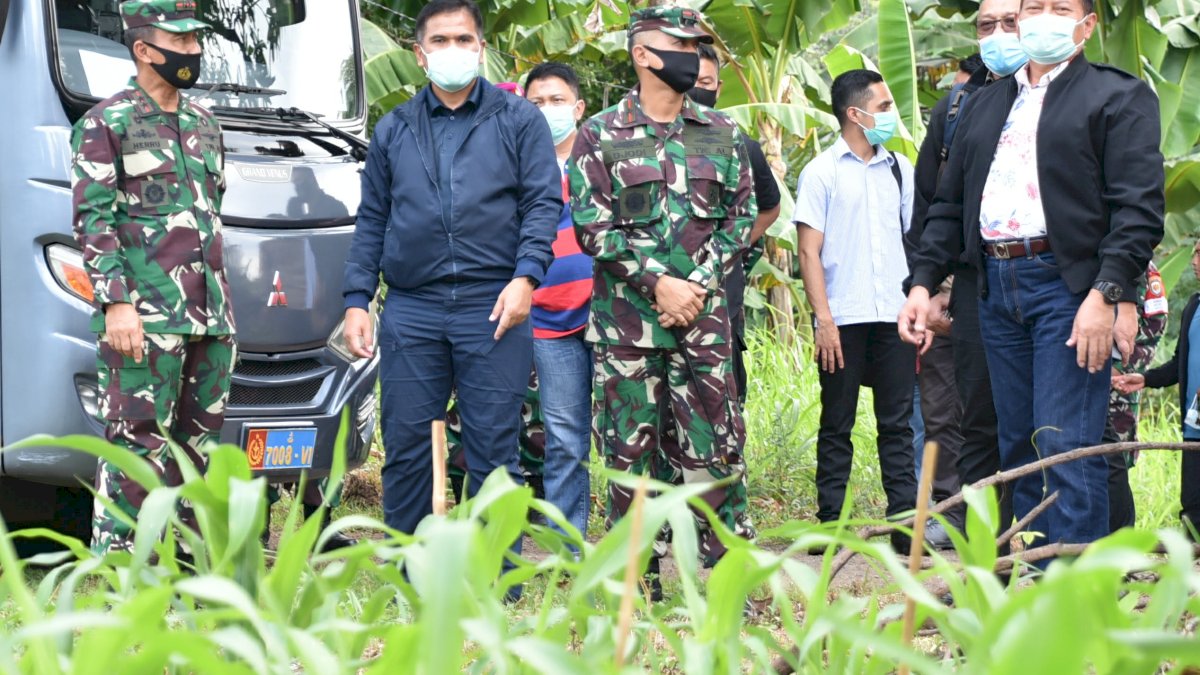 Kasal Tinjau Lahan Program Ketahanan Pangan Lantamal VI di KM 17 Makassar