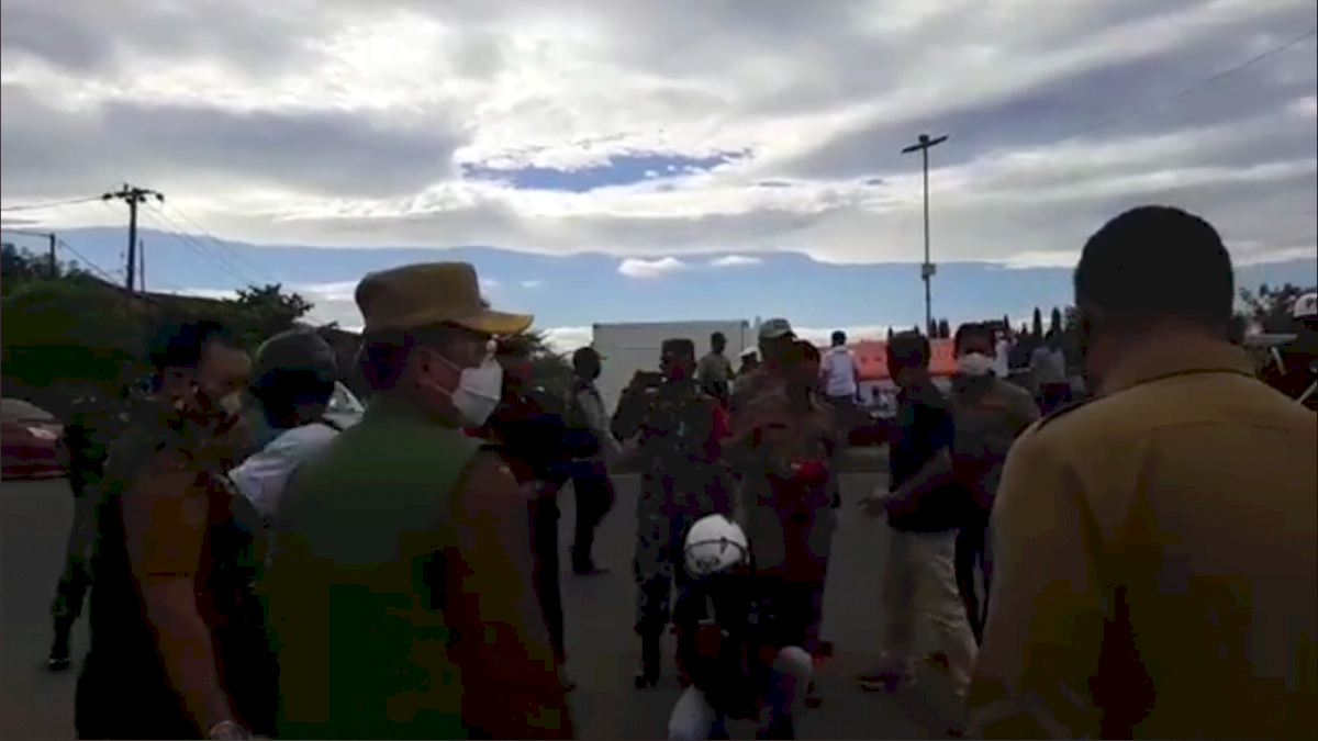 Rudy Pantau Langsung Penegakan Pembatasan Wilayah di Hari Pertama