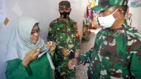 Kodim 1422 Maros Bagikan Ratusan Masker Ke Pasar Tradisional