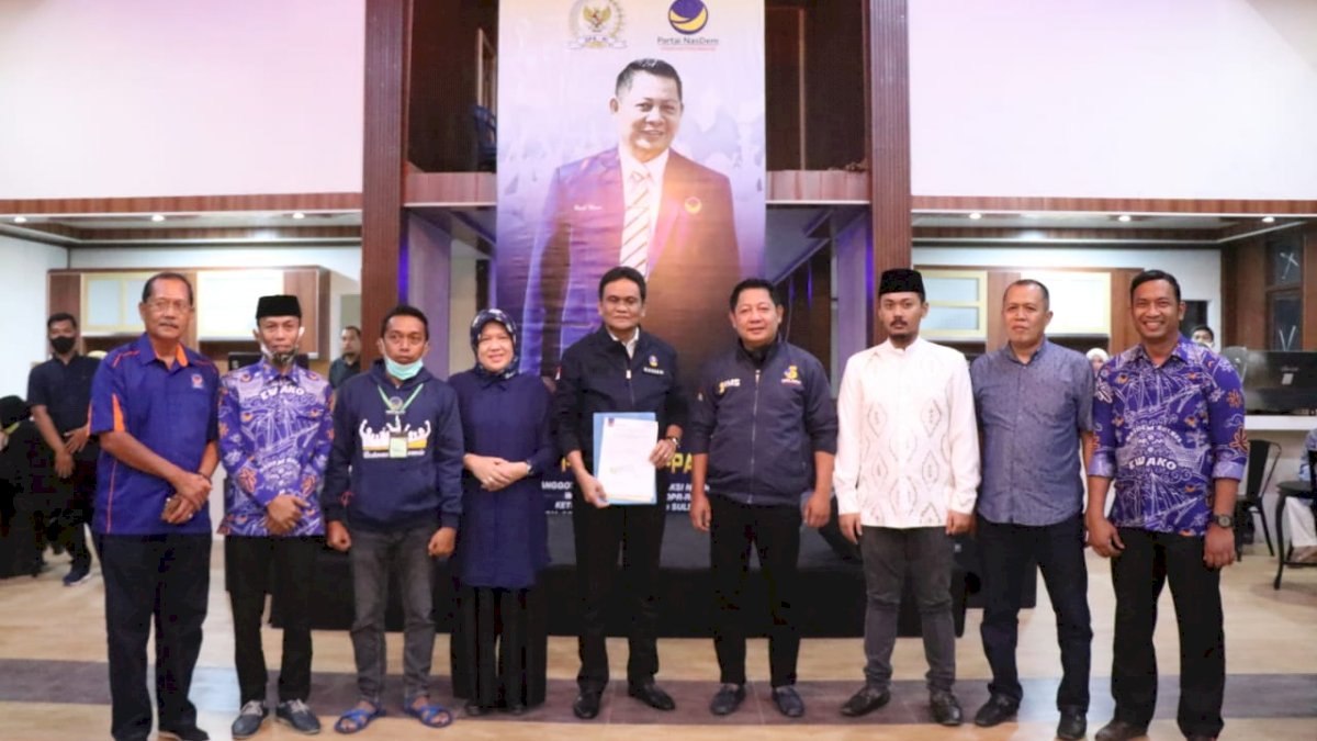 RMS Serahkan B1-KWK NasDem ke Suardi Saleh-Andi Mirza Riogi