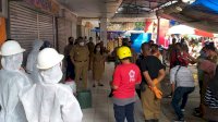 2 Pedagang Positif, Satgas Covid-19 Semprot Disinfektan di Pasar Sentral Pinrang