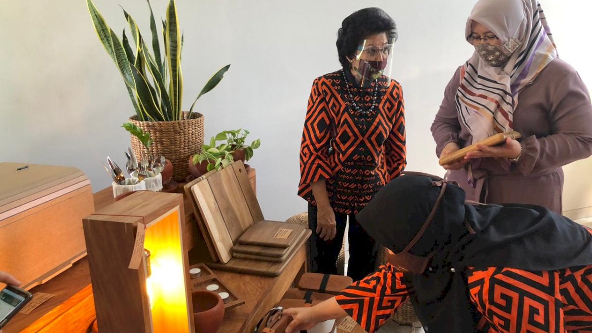 Dukung Kerajinan Tangan, Rossy Akan Boyong Produk Eceng Gondok ke Inacraft