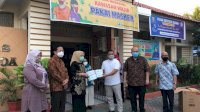 Perbanas Sulsel Serahkan Bantuan 5000 Masker untuk Puskesmas di Makassar