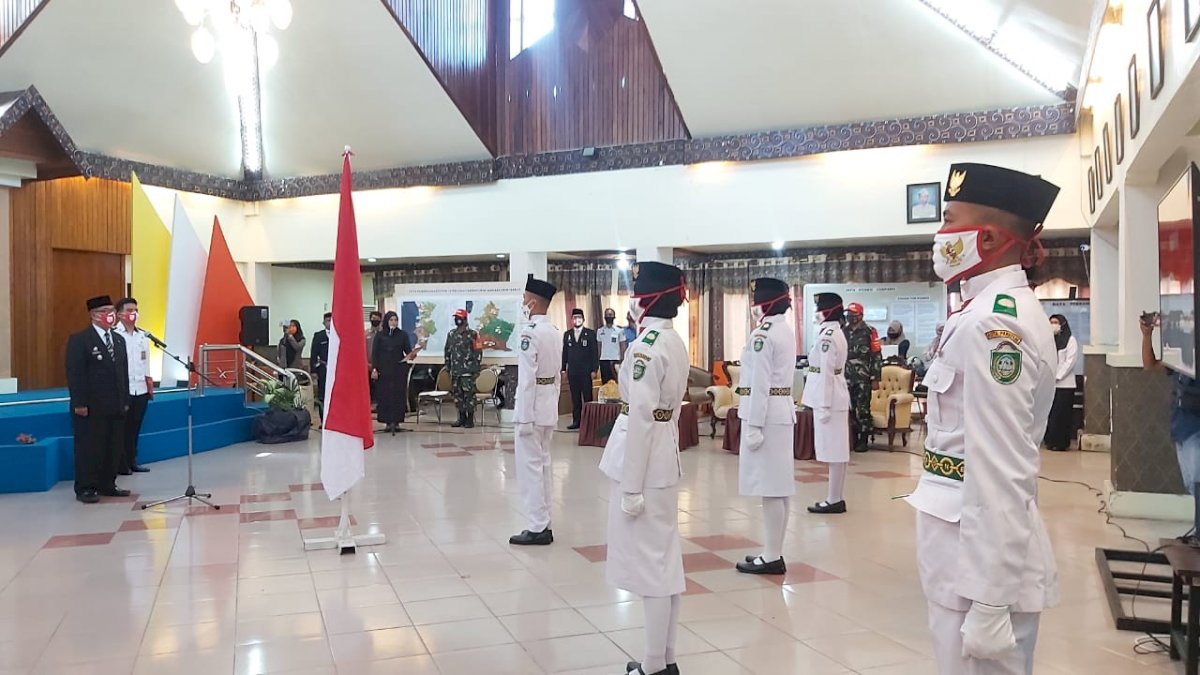 Wawali Parepare Kukuhkan Pasukan Pengibar Bendera