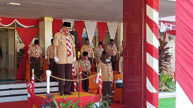 Taufan Pawe jadi inspektur upacara di apel HUT Pramuka ke-59 di halaman Setdako Parepare. (ist)
