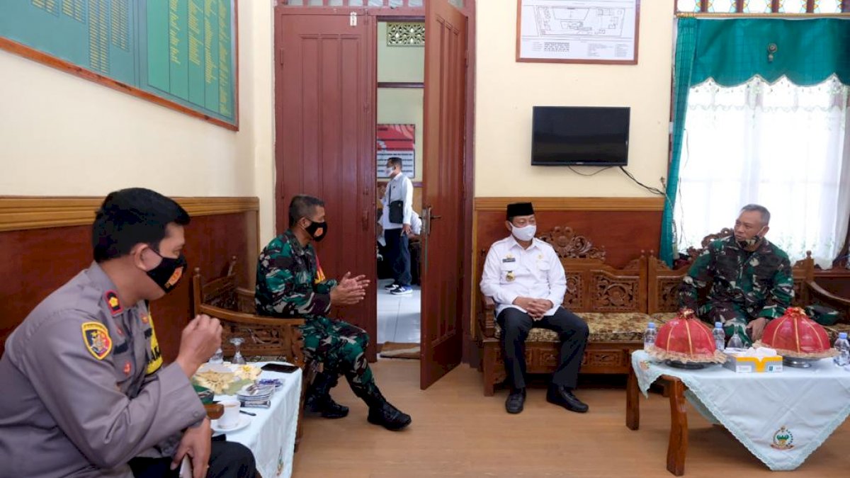 Wabup Gowa Hadiri Silaturahmi Danrem 141 Toddopuli di Makodim 1409