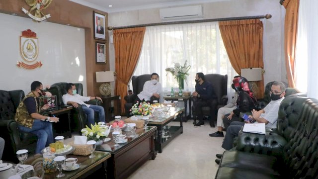 Rudy Djamaluddin menerima kunjungan Bawaslu Makassar. (ist)