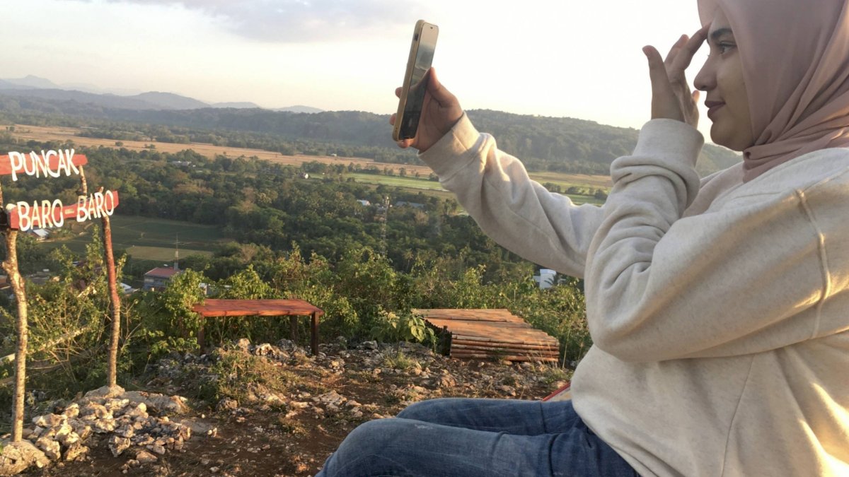 Indahnya Menikmati Sunset di Puncak Baro-baro Maros