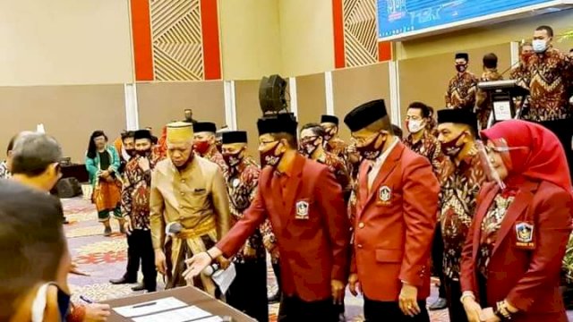 Pembubaran panitia dan pelantikan dan rapat kerja IKA FH UMI periode 2020-2025. (ist)