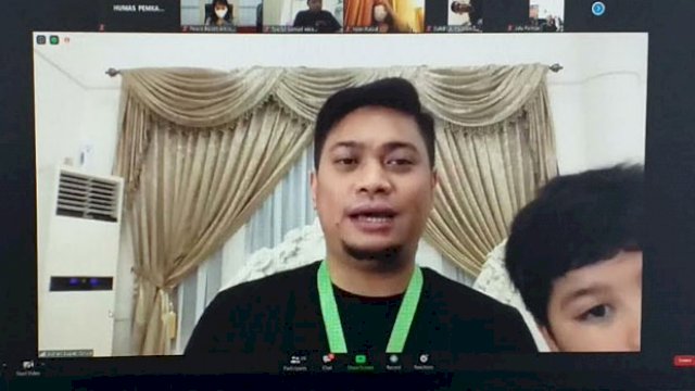 Adnan silaturahmi virtual dengan pasien Covid-19. (ist)