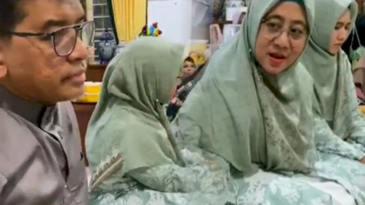 VIDEO: Viral, Dirut Bank NTB Syariah Minta Poligami, Istri Nangis saat Beri Izin