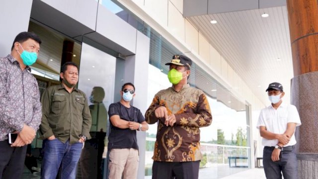 Wagub Sulsel Sudirman Sulaiman kunjungan ke Bandara Buntu Kunik Toraja. (ist)