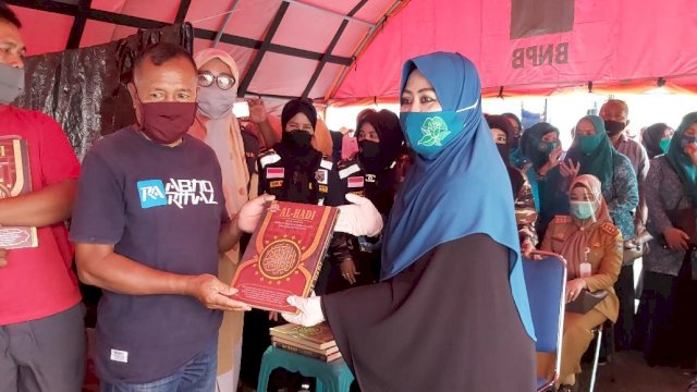Bantuan Al Quran untuk korban kebakaran di Parepare. (ist)