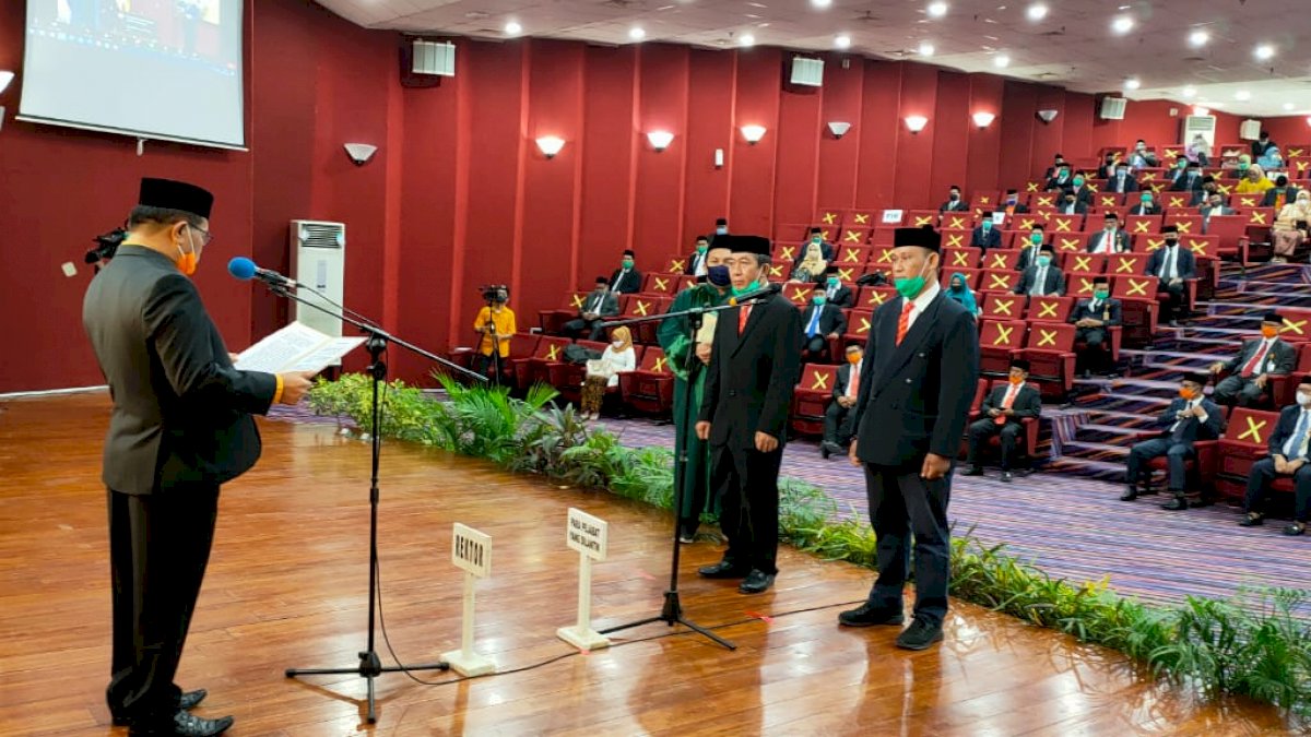 Rektor UNM Lantik Anggota Senat Fakultas, Imbau Jaga Komitmen