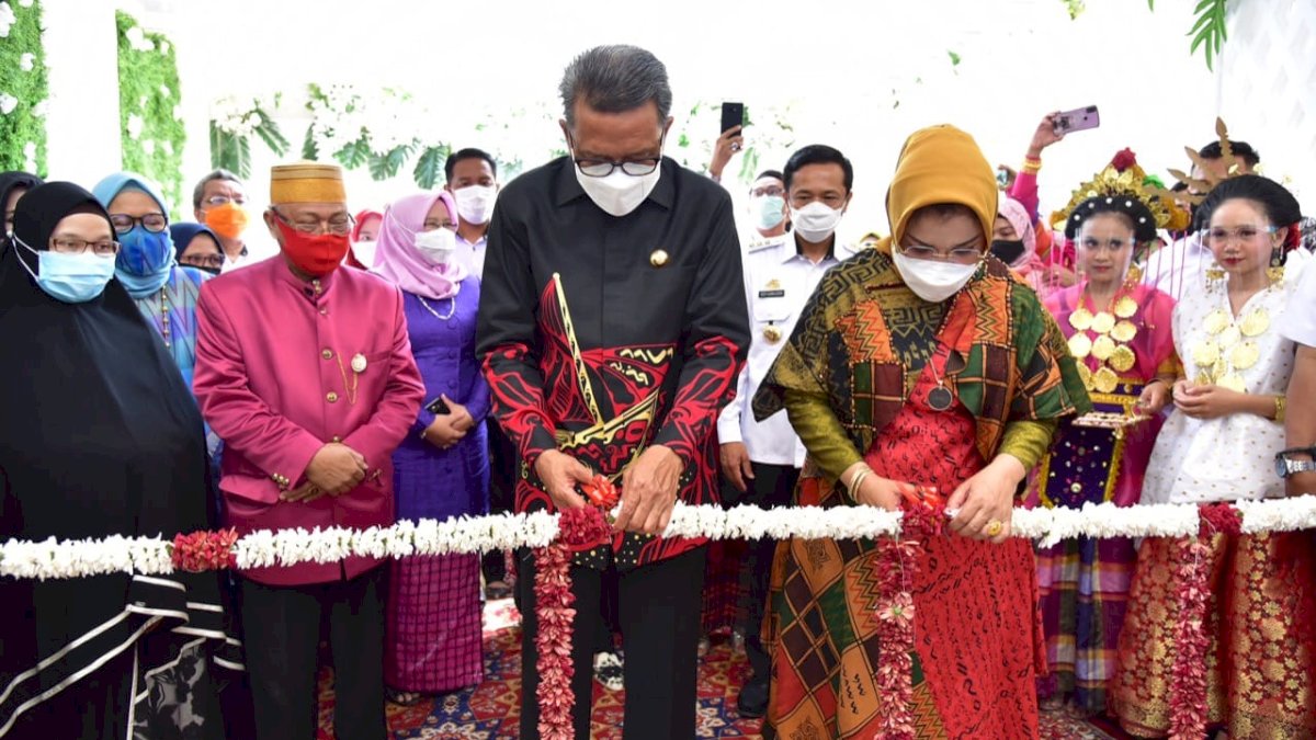 Resmikan Gedung Kartini PKK, NA Beri Diskon Bagi Pensiunan PNS