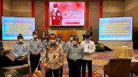 Kemenkumham Serahkan Sertifikat Kekayaan Intelektual ke Bupati Enrekang dan Lutim