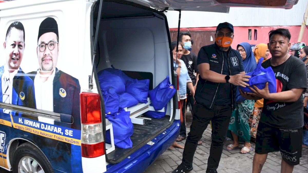 Aksi Kemanusiaan, Kubu Danny-Fatma Langsung Serahkan Bantuan ke Korban Kebakaran