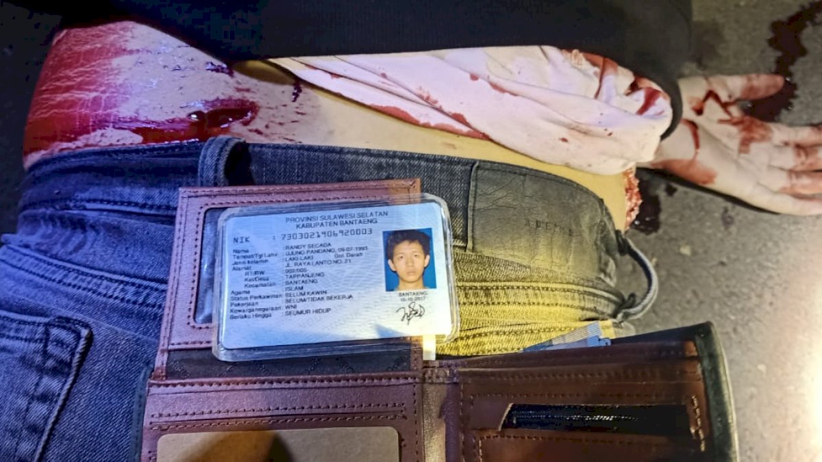 Pemuda Bersimbah Darah Ditemukan Tewas di Pinggir Jalan
