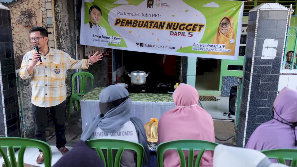 Didampingi Legislator PKS, None Pastikan Bakal Kurangi Beban Emak-emak