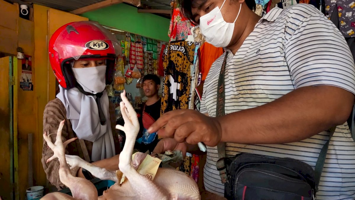 Appi Janji Hapus Retribusi Sampah Saat Kampanye di Pasar Rakyat Tamamaung