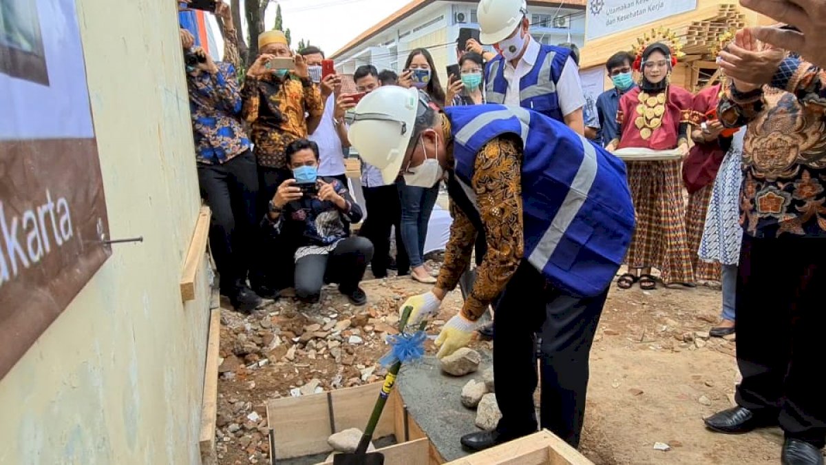 Gubernur Letakkan Batu Pertama Pembangunan Asrama Mahaiswa di Yogyakarta