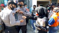 Ada Penyemprotan Disinfektan dan Bagi Masker di Kampanye Politik Danny Pomanto
