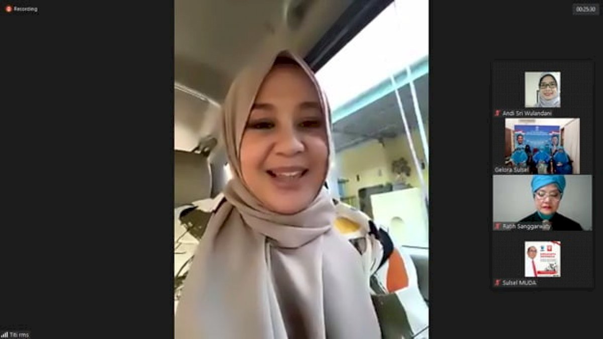 Fatma Sempatkan Waktu Jadi Pembicara Webinar Perempuan