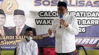 Suardi-Aska Saling Puji Kesederhaan di Hadapan Warga
