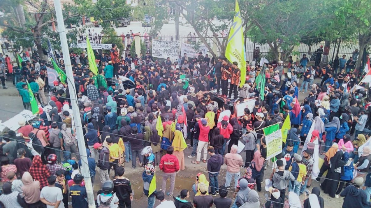 Ribuan Aktivis di Jeneponto Demo Tolak Omnibus Law