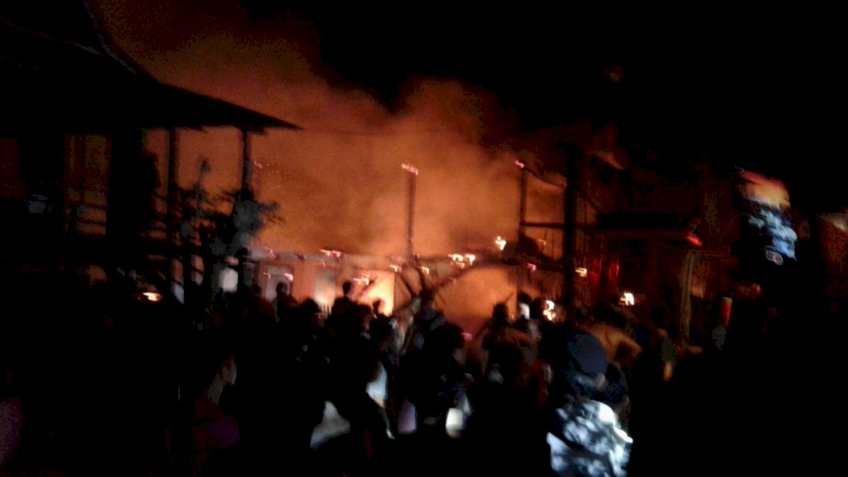 Lima Rumah Panggung Milik Nelayan di Jeneponto Ludes Terbakar