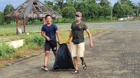 Peduli Lingkungan, Jajaran Kejari Lutim Pungut Sampah di Landmark Kota Malili