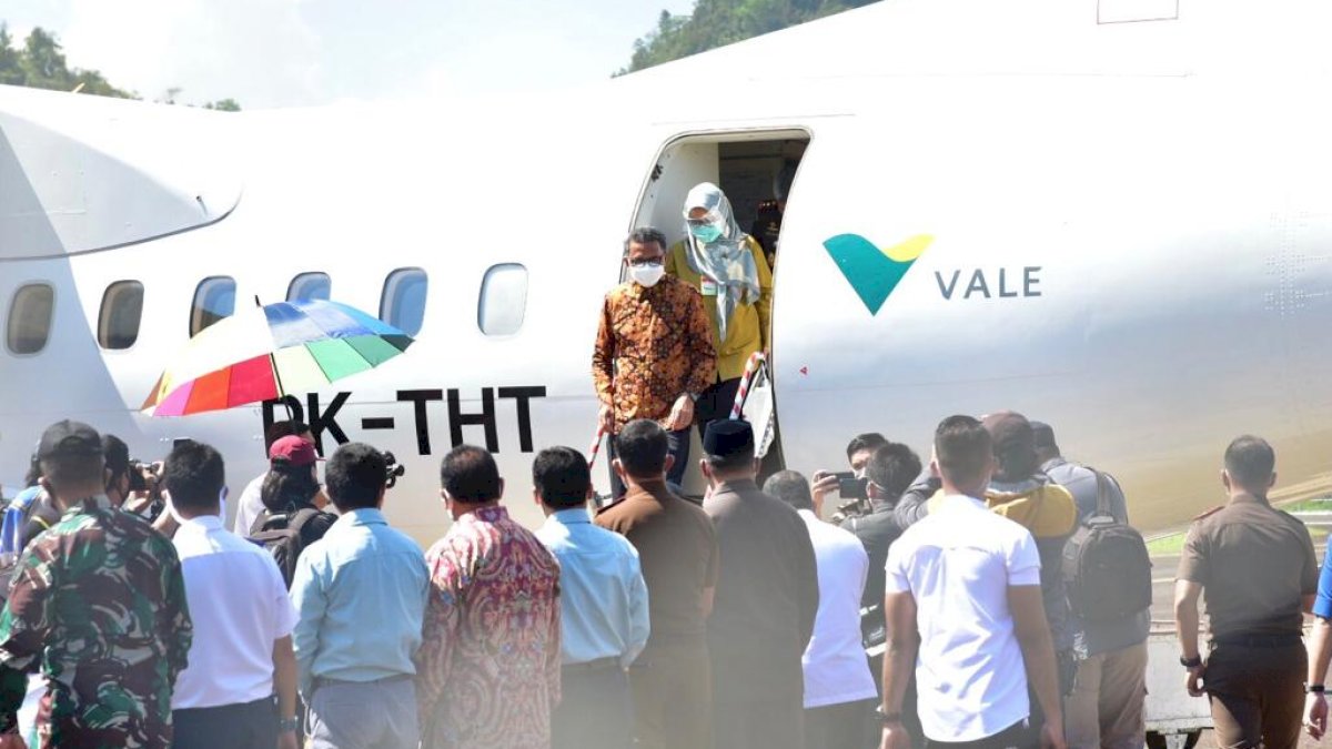 Gubernur Minta Bandara Vale Diserahkan ke Pemprov Sulsel