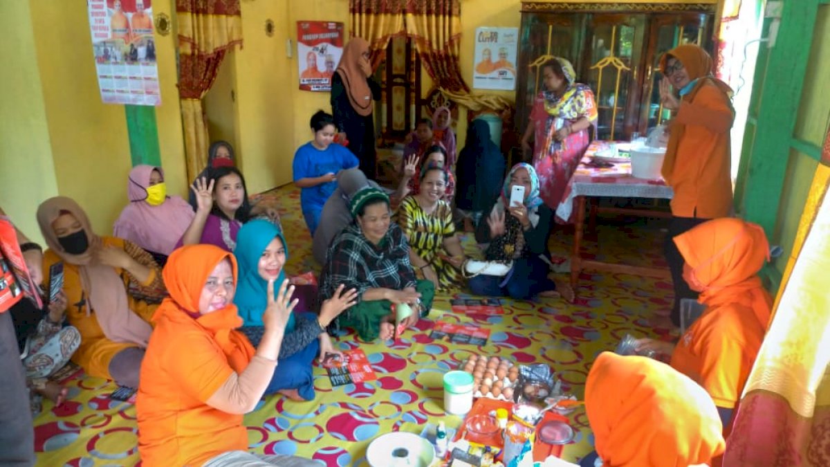 Merasa Diberdayakan, Emak-Emak di Pangkep Jadi Relawan Anir-Lutfi