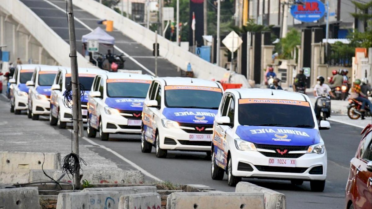 Aksi Kemanusiaan, 20 Ambulans Baru NasDem Siap Bantu Warga Makassar