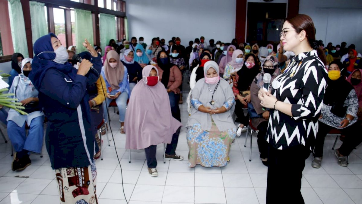 Beragam Keluhan Warga Terungkap Saat Debbie Rusdin Reses di Mamajang