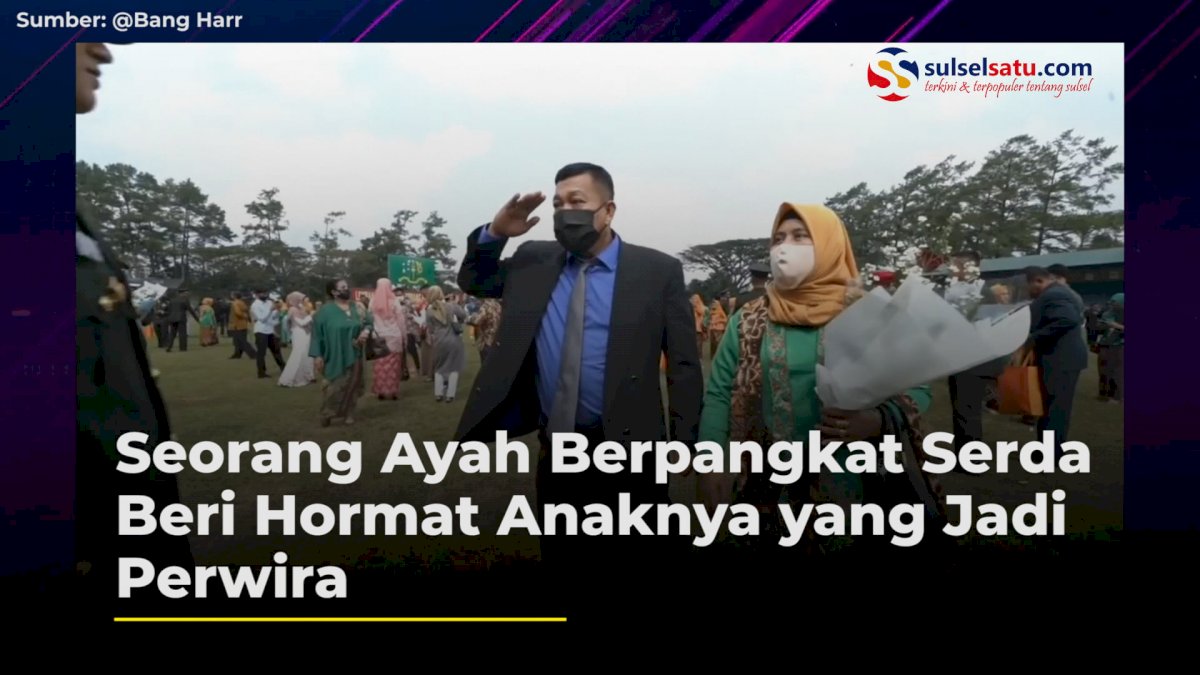 VIDEO: Seorang Ayah Berpangkat Serda Beri Hormat Anaknya yang Jadi Perwira