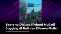VIDEO: Seorang Diduga Richard Muljadi Jogging di Bali dan Dikawal Polisi
