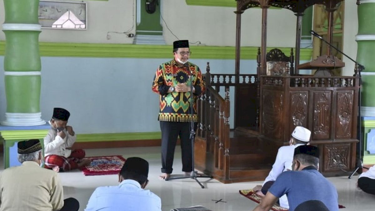Iqbal Suhaeb Wajibkan Warga Gunakan Masker