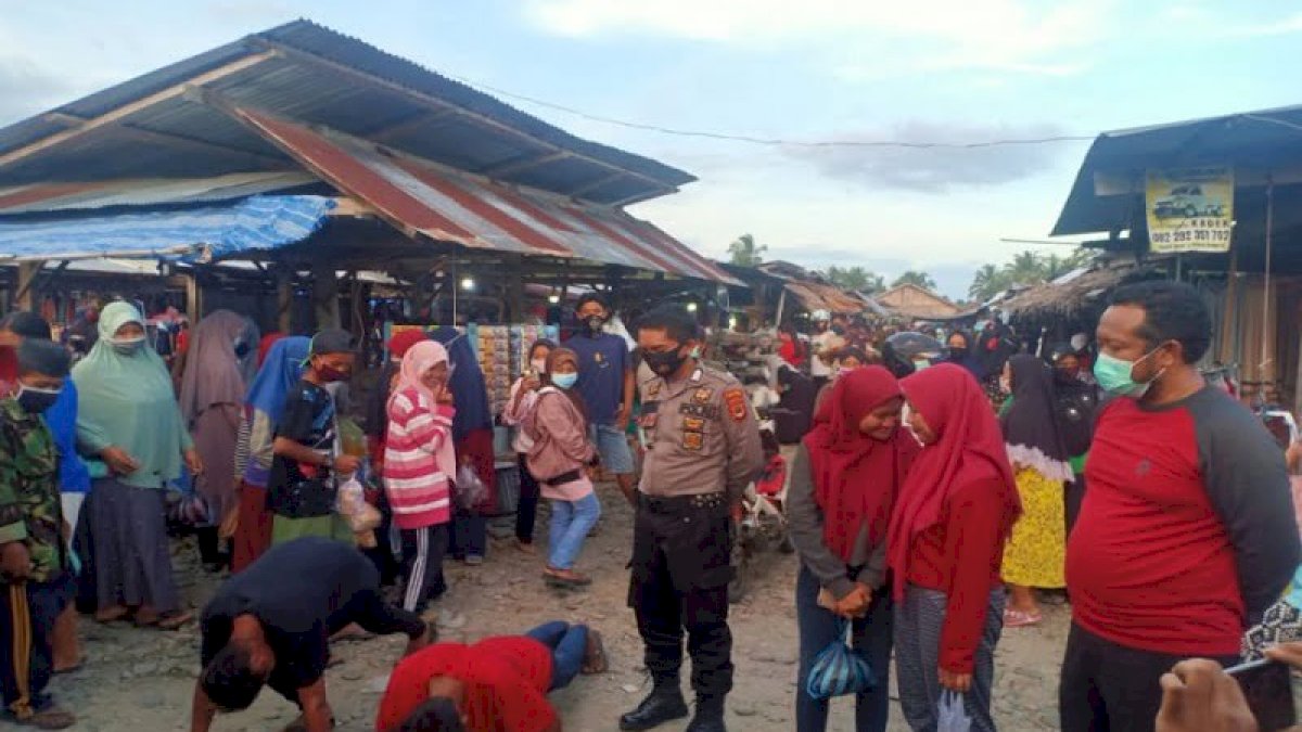 6 Orang Tak Pakai Masker di Pasar Sidoraharjo Diberi Sanksi