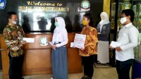 Yayasan AHM Salurkan Beasiswa Rp350 Juta Bagi Pelajar dan Guru