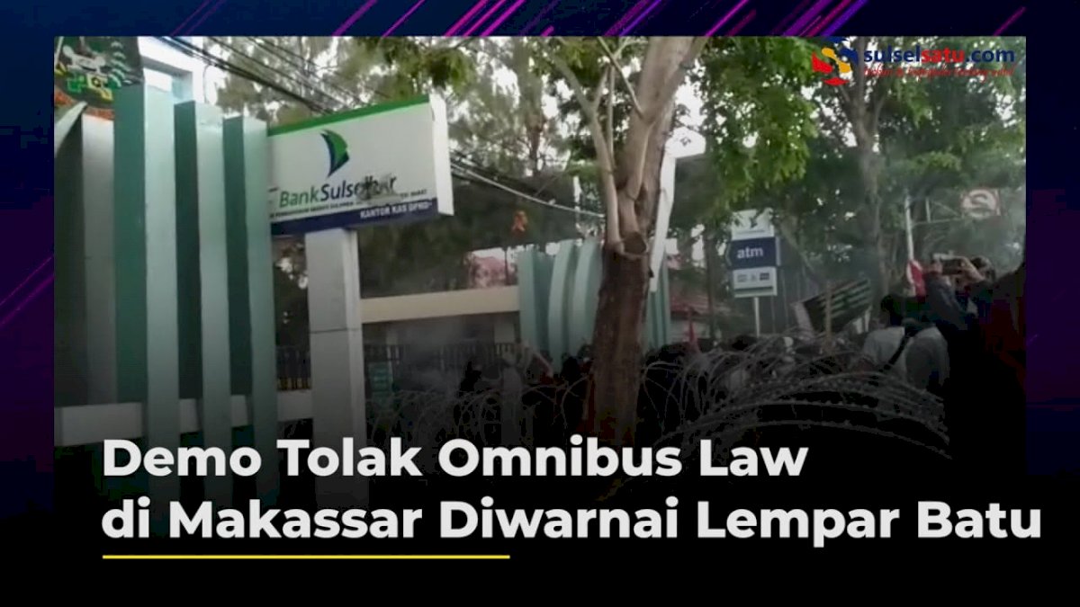 VIDEO: Demo Tolak Omnibus Law di Makassar Diwarnai Lempar Batu