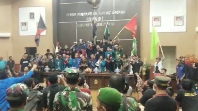 istimewa