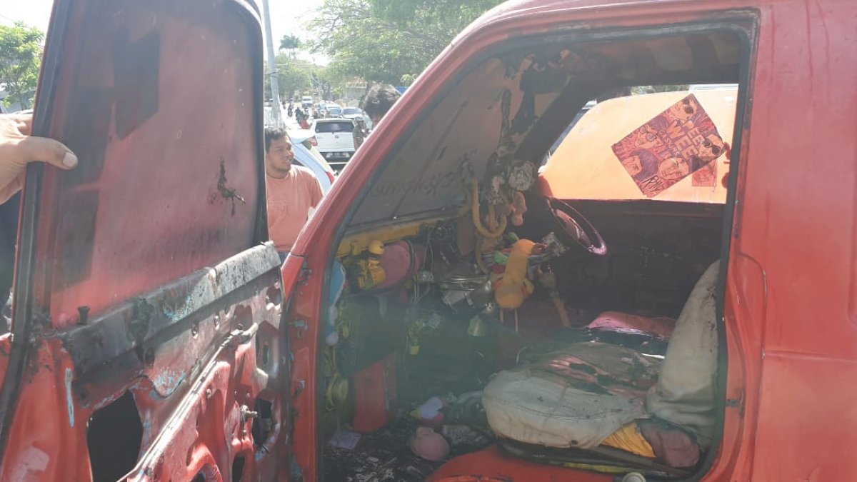 Isi BBM Premium di SPBU, Mobil Pete-pete di Jeneponto Terbakar