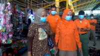 Gerakkan Ekonomi Lokal, Anir Blusukan dan Belanja di Pasar Labakkang